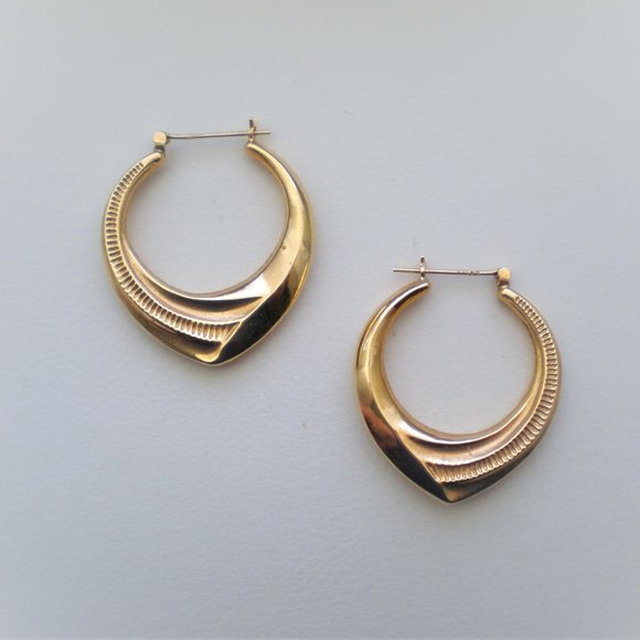 Vintage LARGE Designer Solid 14K Yellow Gold Heart Shaped Hoop Pierced Earrings - Picture 2 of 4